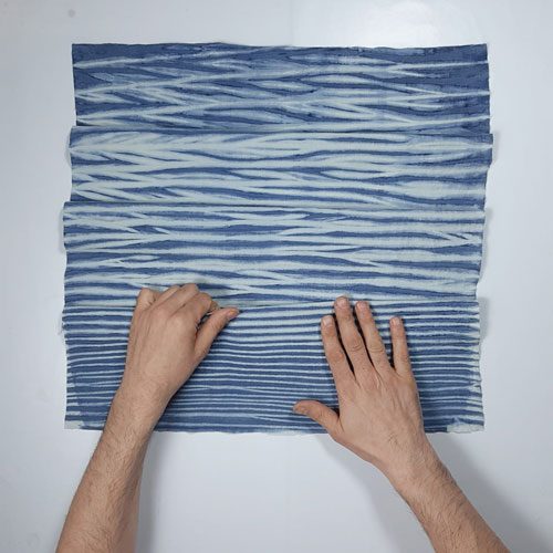 Textura-marina-Arashi-Shibori-Índigo